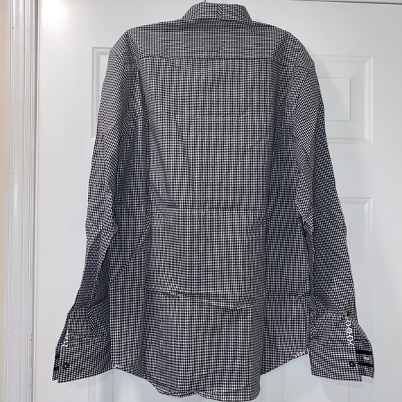 Robert Graham button down - Picture 2 of 4